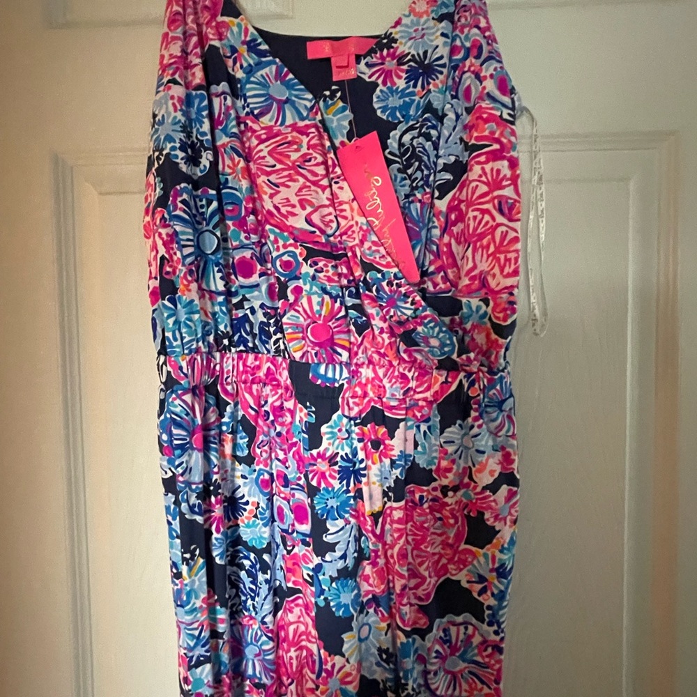 Lilly Pulitzer Dante Jump Suit
Size XS
NWT
Smoke Free Home